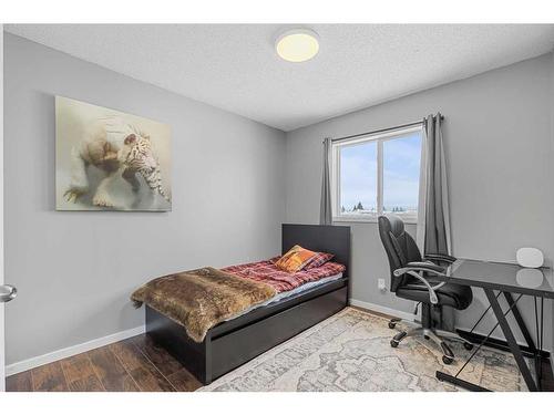 71 Applemead Court Se, Calgary, AB - Indoor Photo Showing Bedroom