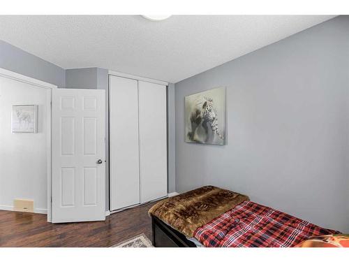 71 Applemead Court Se, Calgary, AB - Indoor Photo Showing Bedroom