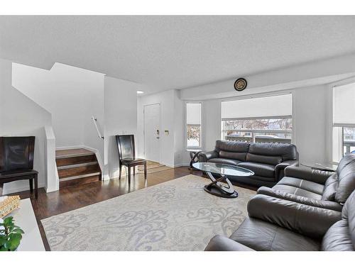 71 Applemead Court Se, Calgary, AB - Indoor Photo Showing Living Room