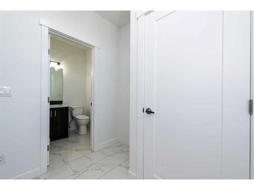 1020 Iron Landing Way, Crossfield, AB - Indoor Photo Showing Bathroom