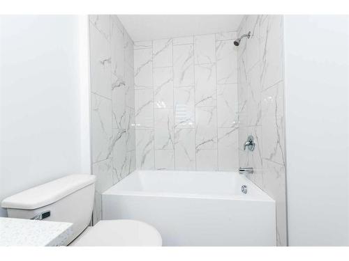 1020 Iron Landing Way, Crossfield, AB - Indoor Photo Showing Bathroom