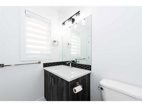 1020 Iron Landing Way, Crossfield, AB - Indoor Photo Showing Bathroom