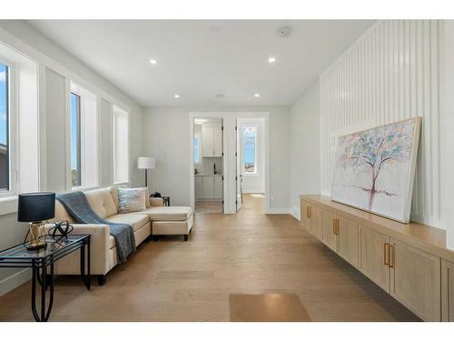 49 Rockhaven Green Nw, Calgary, AB - Indoor Photo Showing Living Room