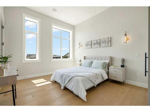 49 Rockhaven Green Nw, Calgary, AB - Indoor Photo Showing Bedroom