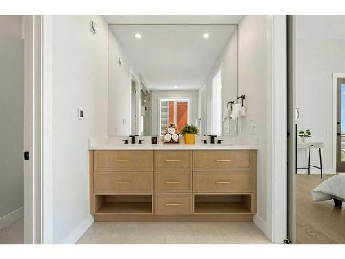 49 Rockhaven Green Nw, Calgary, AB - Indoor Photo Showing Bathroom