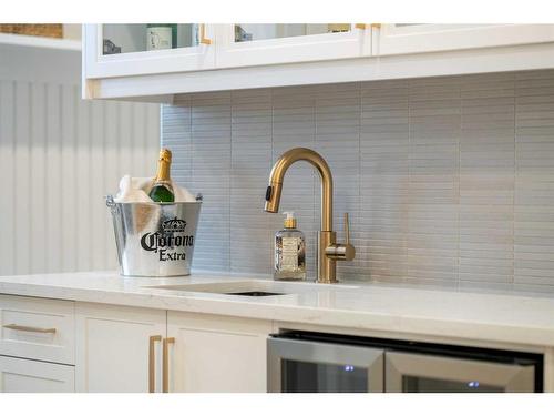 49 Rockhaven Green Nw, Calgary, AB - Indoor Photo Showing Kitchen