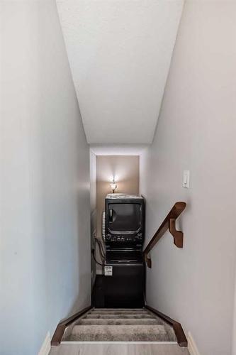 15 Saddleland Drive Ne, Calgary, AB - Indoor Photo Showing Other Room