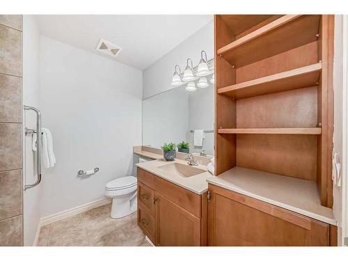 15 Saddleland Drive Ne, Calgary, AB - Indoor Photo Showing Bathroom