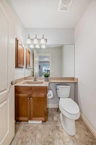 15 Saddleland Drive Ne, Calgary, AB - Indoor Photo Showing Bathroom