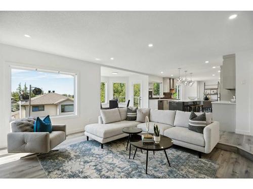 212 Edgebrook Gardens Nw, Calgary, AB - Indoor Photo Showing Living Room