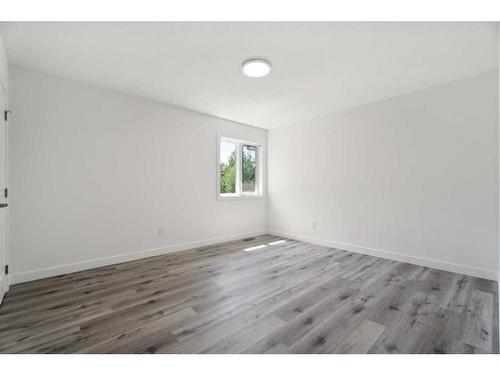 212 Edgebrook Gardens Nw, Calgary, AB - Indoor Photo Showing Other Room