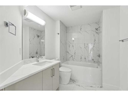 212 Edgebrook Gardens Nw, Calgary, AB - Indoor Photo Showing Bathroom