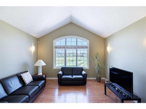 68 Tuscany Glen Road Nw, Calgary, AB - Indoor Photo Showing Living Room