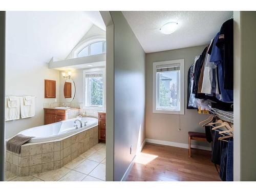 68 Tuscany Glen Road Nw, Calgary, AB - Indoor Photo Showing Bathroom