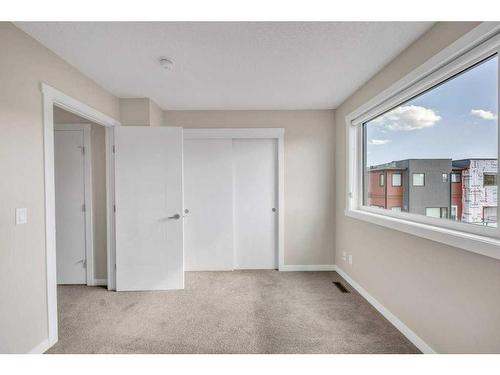 903-218 Sherwood Square Nw, Calgary, AB - Indoor Photo Showing Other Room