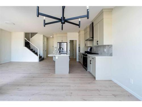 20 Corner Glen Road Ne, Calgary, AB - Indoor Photo Showing Kitchen