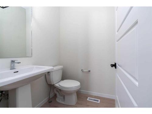 20 Corner Glen Road Ne, Calgary, AB - Indoor Photo Showing Bathroom