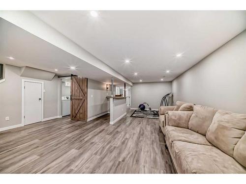 249 Acadia Drive Se, Calgary, AB - Indoor