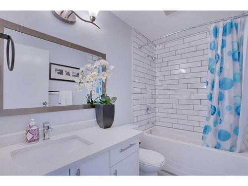 6 Tararidge Drive Ne, Calgary, AB - Indoor Photo Showing Bathroom