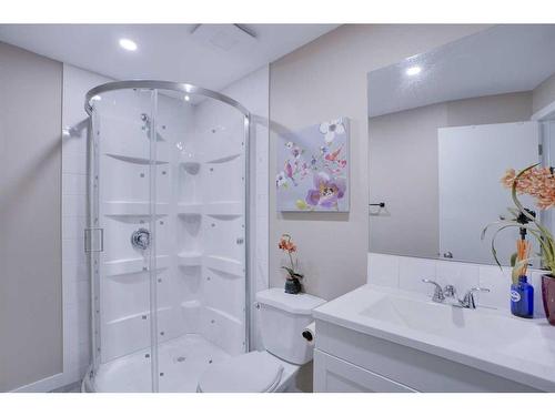 6 Tararidge Drive Ne, Calgary, AB - Indoor Photo Showing Bathroom
