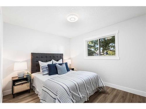 6112 4 Street Ne, Calgary, AB - Indoor Photo Showing Bedroom