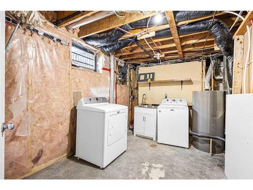 6112 4 Street Ne, Calgary, AB - Indoor Photo Showing Laundry Room