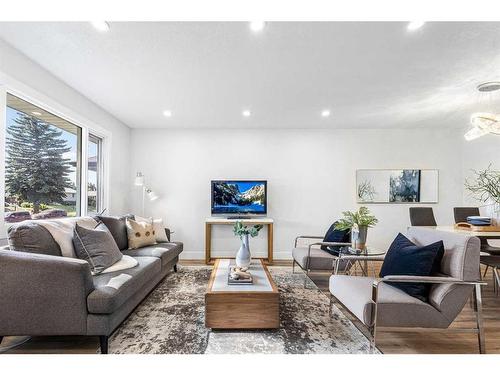 6112 4 Street Ne, Calgary, AB - Indoor Photo Showing Living Room