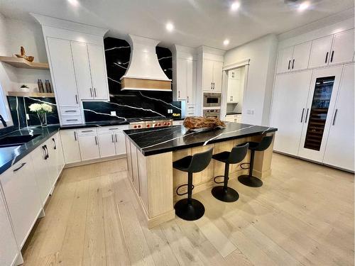 14 Rockcliff Terrace Nw, Calgary, AB - Indoor Photo Showing Kitchen