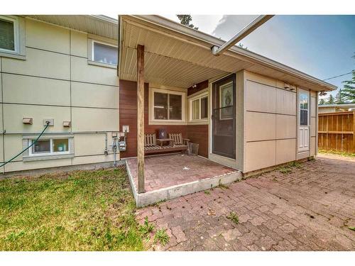 2608 Cherokee Drive Nw, Calgary, AB - Outdoor With Exterior