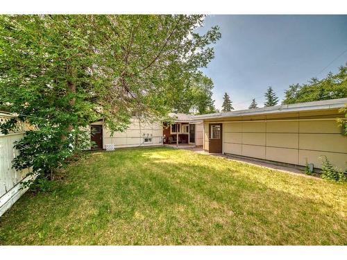 2608 Cherokee Drive Nw, Calgary, AB - Outdoor