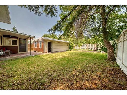 2608 Cherokee Drive Nw, Calgary, AB - Outdoor With Exterior