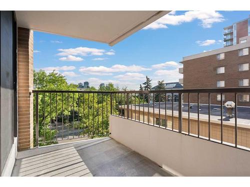 4C-133 25 Avenue Sw, Calgary, AB - Outdoor With Balcony With Exterior