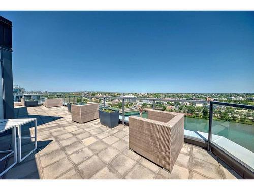 1208-550 Riverfront Avenue Se, Calgary, AB - Outdoor