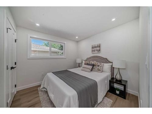 128 Cantrell Place Sw, Calgary, AB - Indoor Photo Showing Bedroom