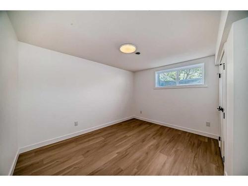 128 Cantrell Place Sw, Calgary, AB - Indoor Photo Showing Other Room
