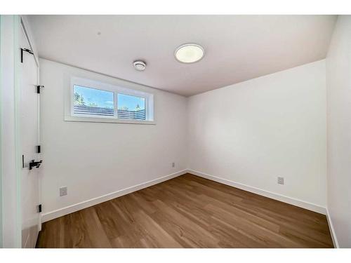 128 Cantrell Place Sw, Calgary, AB - Indoor Photo Showing Other Room