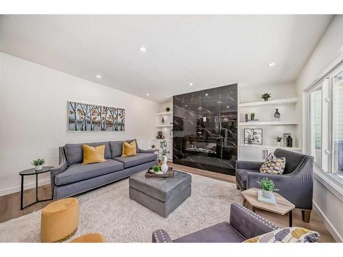 128 Cantrell Place Sw, Calgary, AB - Indoor Photo Showing Living Room