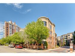 402-650 Eau Claire Avenue SW Calgary, AB T2P 0L2