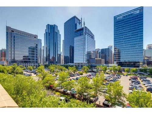 402-650 Eau Claire Avenue Sw, Calgary, AB - Outdoor