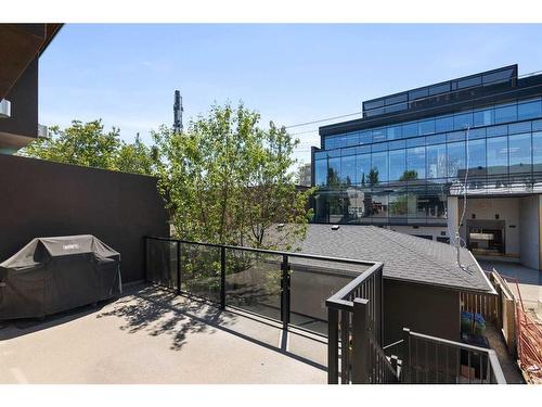 2031 32 Avenue Sw, Calgary, AB - Outdoor With Balcony With Exterior
