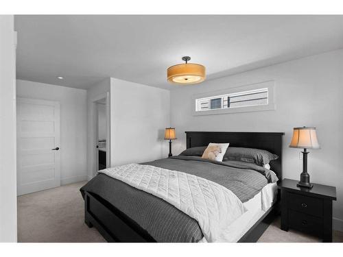 2031 32 Avenue Sw, Calgary, AB - Indoor Photo Showing Bedroom