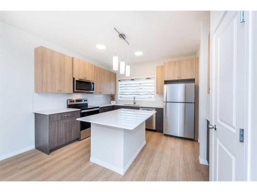 840 Midtown Drive, Airdrie, AB - Indoor Photo Showing Kitchen