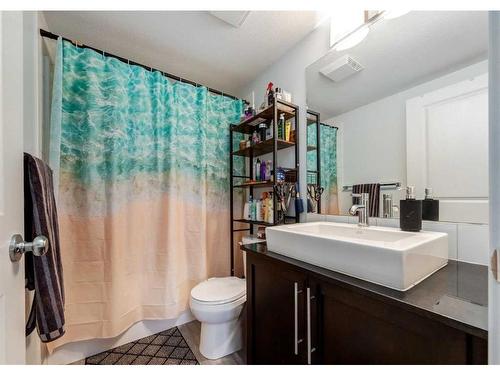 2406-155 Skyview Ranch Way Ne, Calgary, AB - Indoor Photo Showing Bathroom