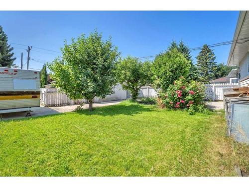 2135 54 Avenue Sw, Calgary, AB - Outdoor