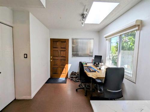 1021 Maggie Street Se, Calgary, AB - Indoor Photo Showing Office