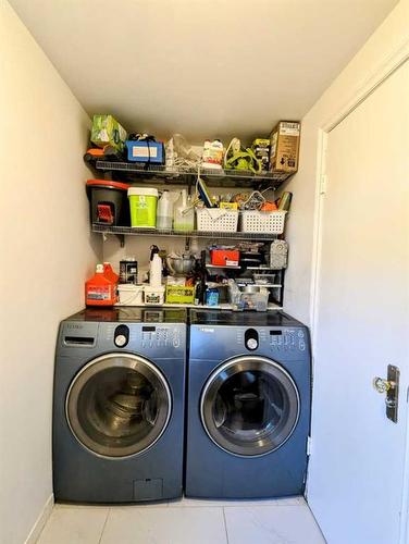 1021 Maggie Street Se, Calgary, AB - Indoor Photo Showing Laundry Room