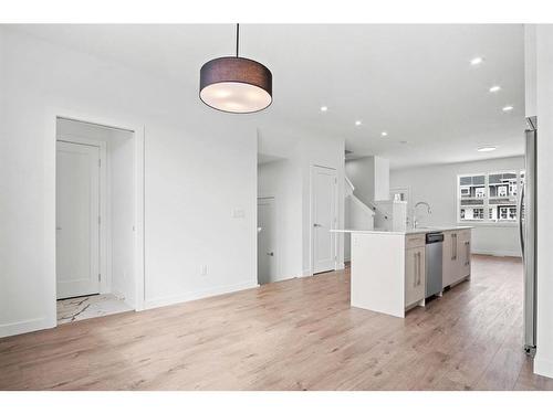 305 Dawson Way, Chestermere, AB - Indoor Photo Showing Kitchen