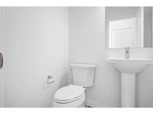 305 Dawson Way, Chestermere, AB - Indoor Photo Showing Bathroom