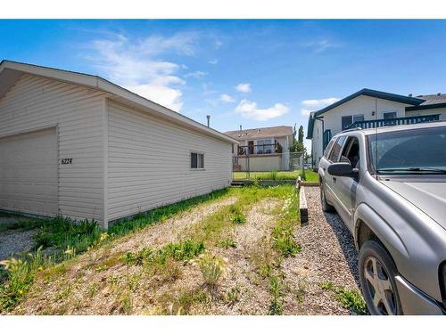 6224 Cypress Close, Olds, AB 