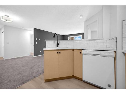 335-1717 60 Street Se, Calgary, AB - Indoor Photo Showing Kitchen